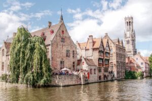 Discovering Bruges, the pearl of Flanders Discovering Bruges, the pearl of Flanders